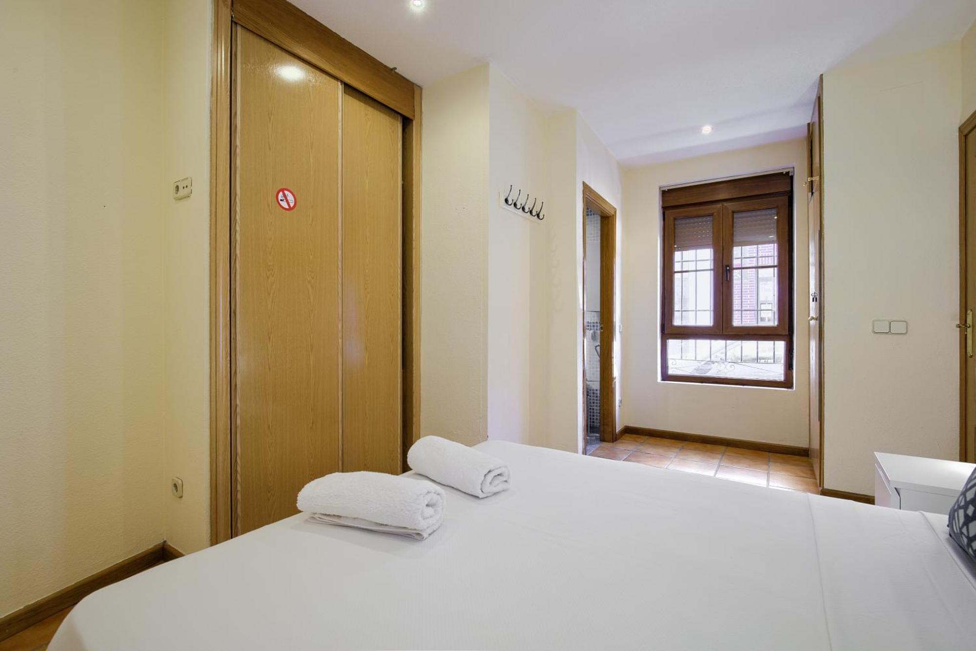 Casona 44 - Apartamento Para 2 Con Wifi, Ac Y Patio Exterior Алькала-де-Энарес Экстерьер фото